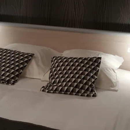 Hotel Le Chantereigne Les Noes-pres-Troyes