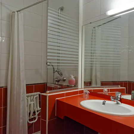Le Chantereigne Hotel Les Noes-pres-Troyes