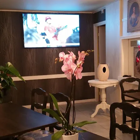 Hotel Le Chantereigne 2*
