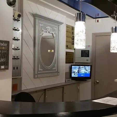 Hotel Le Chantereigne 2*