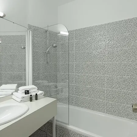 Hotel Le Chantereigne 2*