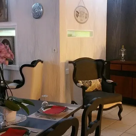 Hotel Le Chantereigne Les Noes-pres-Troyes