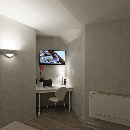 Le Chantereigne Hotel Les Noes-pres-Troyes