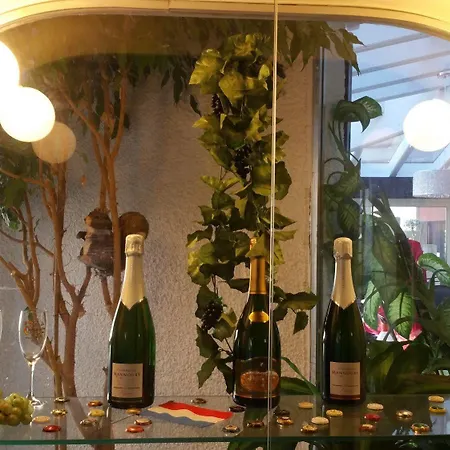Le Chantereigne Hotel